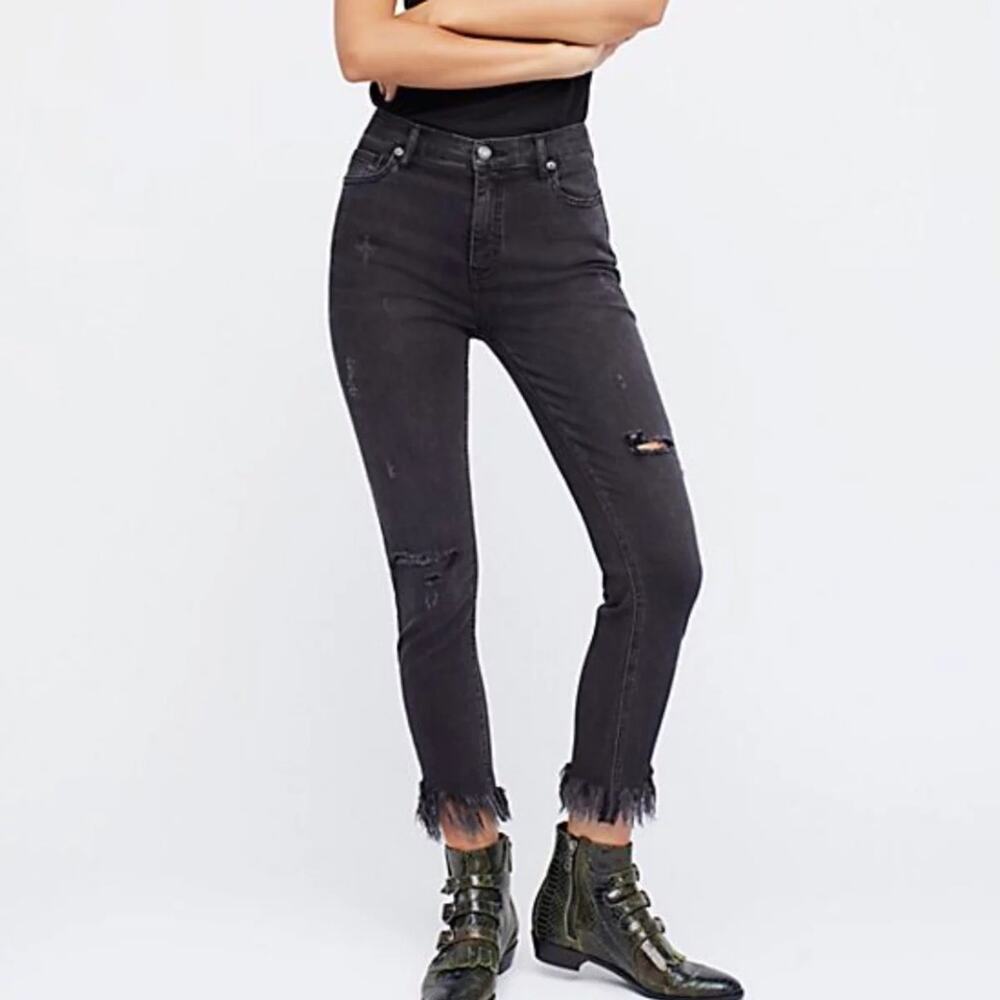 FREE PEOPLE Women's Frayed Black Jeans Denim Size 25 Fringe Crop Destroyed